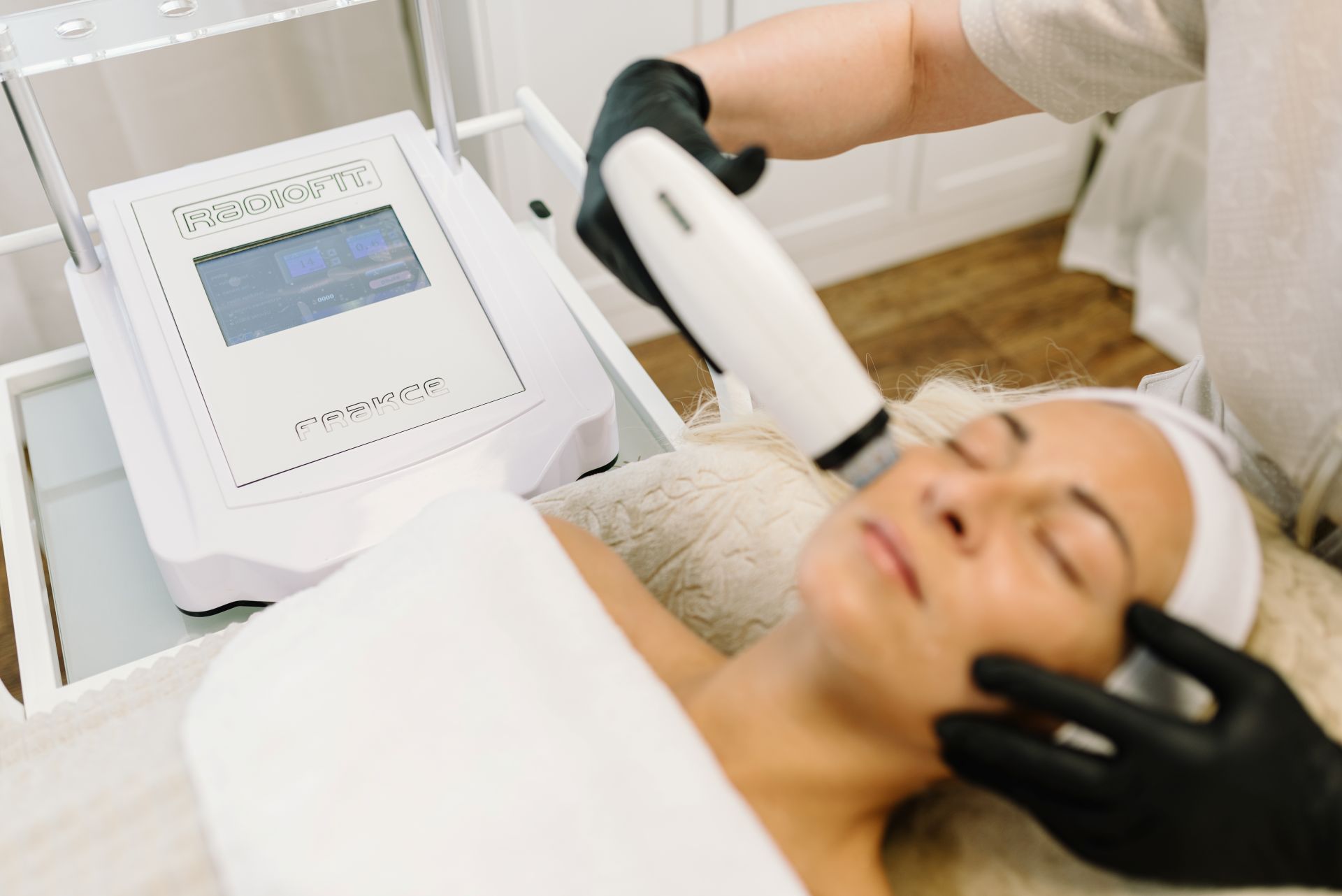 Frakční radiofrekvence – Neinvazivní lifting
